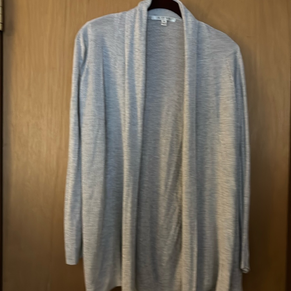 Cyrus sweater sz xs Heather gray perfect for early Fall